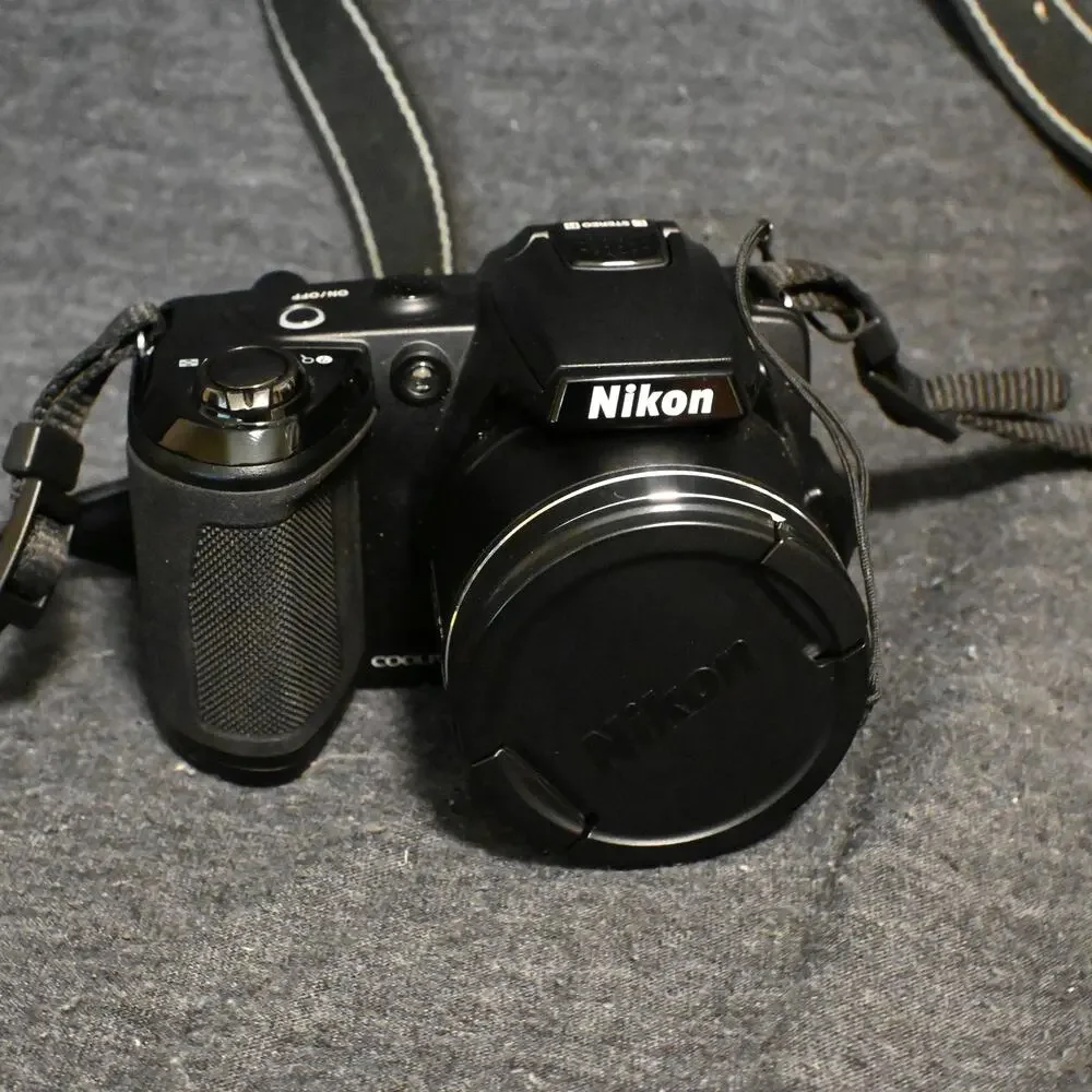 Nikon COOLPIX L120 14.1MP 21x Zoom Digital Camera TESTED